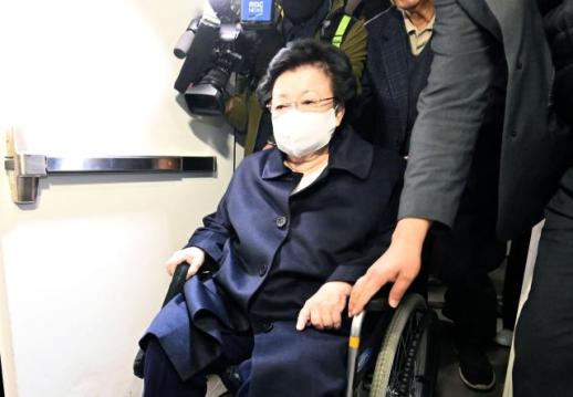 금거북이 매관매직 이배용 첫 특검 출석...김건희 공천청탁 김상민 혐의 부인 