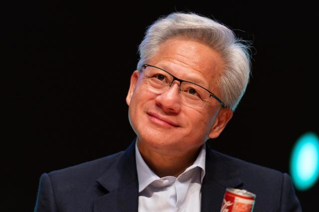 젠슨 황 엔비디아 최고경영자CEO가 지난달 31일 경주에서 열린 아시아태평양경제협력체APEC CEO 서밋에서 발언하고 있다 사진EPA연합뉴스 