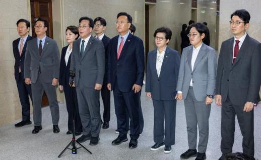 송언석 이기헌, 나에게 돌진해 몸 부딪혀...명백한 신체폭행