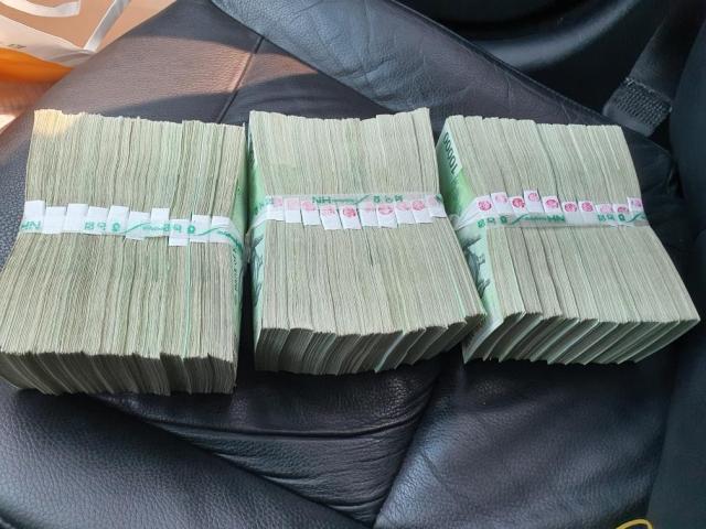 B교사가 전달했던 3000만원 사진독자제공