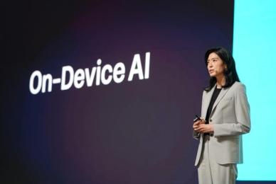 정신아 카카오 대표 카톡 친구탭 4분기 개편…채팅방 폴더 등 맞춤형 기능 강화