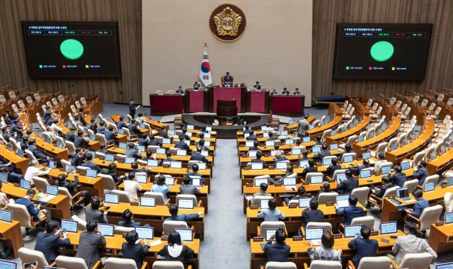 今後5年間の国家総支出が収入の4.5倍…「財政健全化」警告