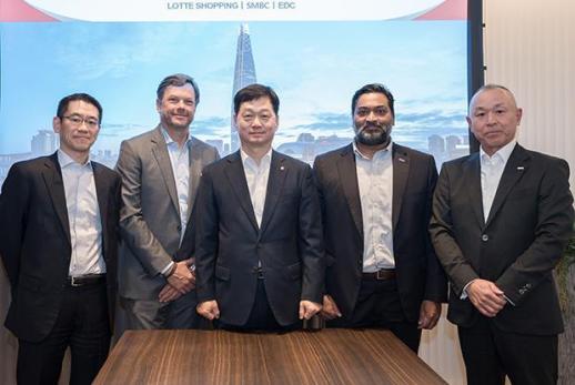 [NNA] 롯데쇼핑, 캐나다 EDC 보증으로 일본계 은행 자금 조달