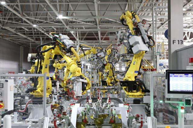 HD Hyundai industrial robots assembling automobiles Courtesy of HD Hyundai
