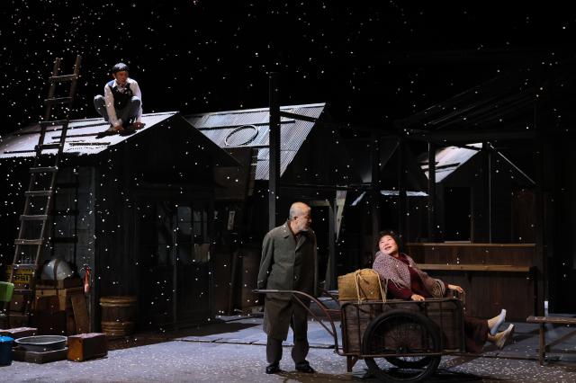 일본신국립극장 야끼니꾸드래곤 공연 모습 미야가와 마이코 사진 촬영 사진일본신국립극장일본 신국립극장 