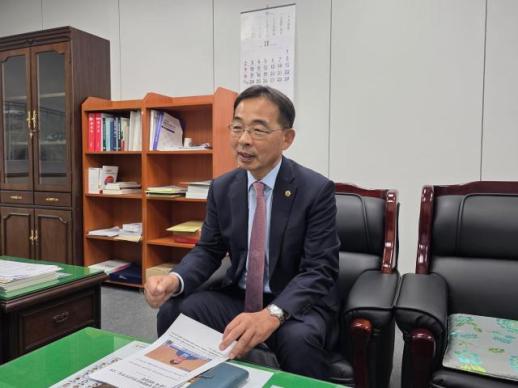 강원도의회 최재석 의원, 지역 기업이 성장 주체로 참여해야... 산업 고도화 논의
