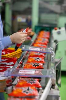 AI와 자동화가 만든 K-라면 표준… 농심 구미공장의 35년 진화