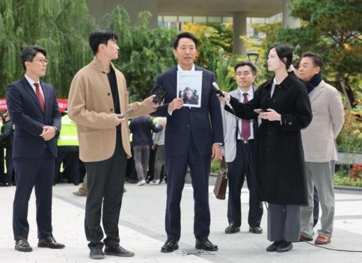 여론조사비 대납 의혹 오세훈-명태균 8시간 대질조사...양쪽 주장 평행선 