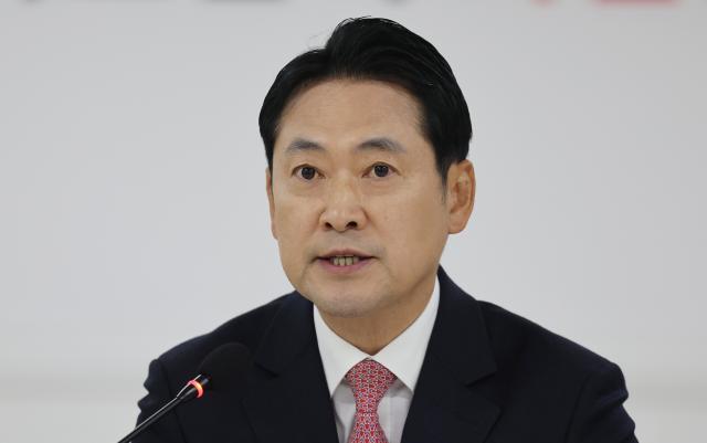 장동혁 국민의힘 대표가 10일 청주시 국민의힘 충북도당 사무실에서 열린 최고위원회의에서 발언하고 있다사진연합뉴스