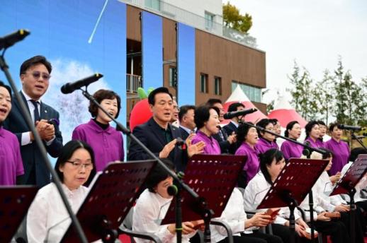 논산시, 책 넘기는 소리  논산 시민 배움의 꽃 피우다