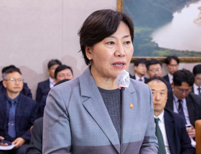 송미령 농림축산식품부 장관이 7일 국회에서 열린 농림축산식품해양수산위원회 전체 회의에 출석해 2026년도 예산안에 대한 제안 설명을 하고 있다 사진연합뉴스
