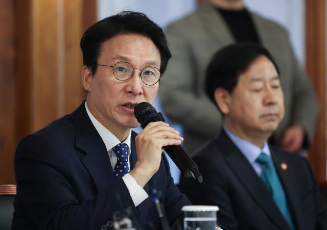 김민석 국무총리가 지난 9일 서울 종로구 총리공관에서 열린 고위당정협의회에서 발언하고 있다 사진연합뉴스