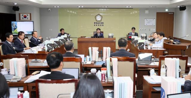 행정사무감사 교육위원회 모습사진충남도의회