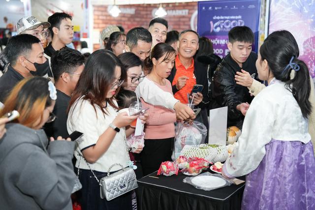 Quang cảnh khu vực B2B của Hội chợ Thực phẩm K-Food ASEAN 2025 tại Hà Nội ẢnhaT