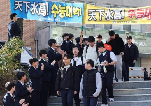 Sober reckoning on Koreas college entrance ritual as record number awaits the test day