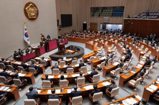 예산안 심사 이틀째…여야 충돌 없이 진행