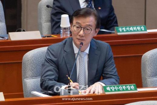 [포토] 답변하는 전재수 해수부 장관