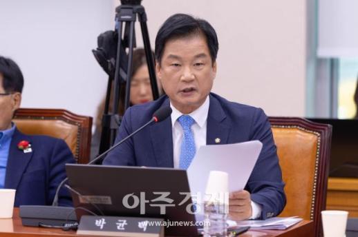 [포토] 발언하는 ​​​​​​​박균택 의원