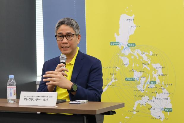 사업전략에 관한 질의에 답하고 있는 잰더 라오 사장 겸 COO 7일 도쿄 사진NNA