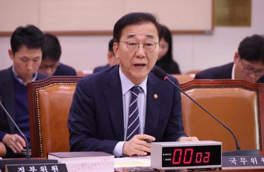 김윤덕 국토부 장관 LH 개혁, 국민 눈높이에 맞게…지역발전 모색해야