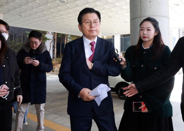 特検チーム、黄教安元首相を自宅で逮捕…「内乱宣伝扇動」疑惑