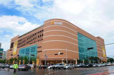 이마트 웃고 롯데마트 울었다…4분기에도 체질 차 지속될까