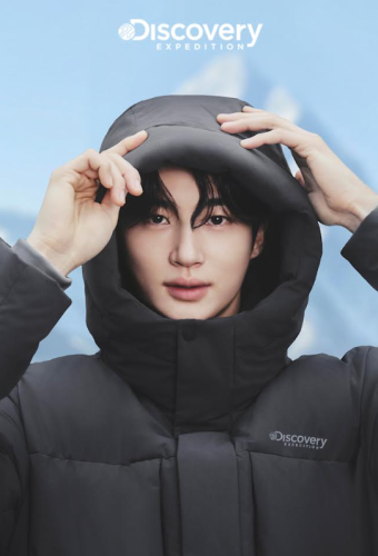 디스커버리 익스페디션 ‘레스터G 구스다운 롱패딩’ 변우석 화보 사진디스커버리 익스페디션