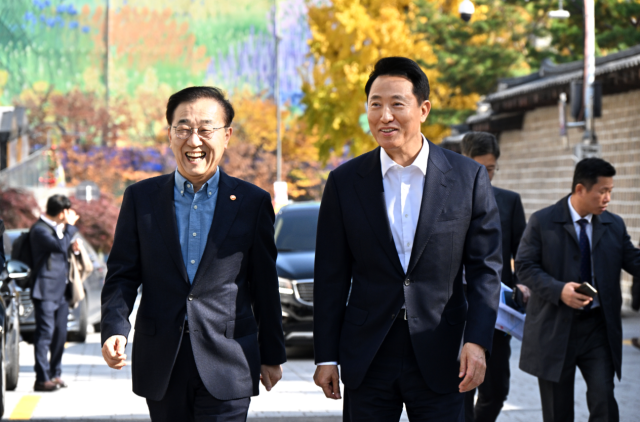 오세훈 서울시장이 13일 오전 김윤덕 국토교통부 장관과 오찬회동 가졌다 사진서울시