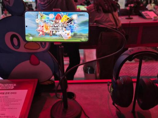 [지스타 2025] 크래프톤, 팰월드 모바일 첫 공개…수집·생존·전투의 압축 재미