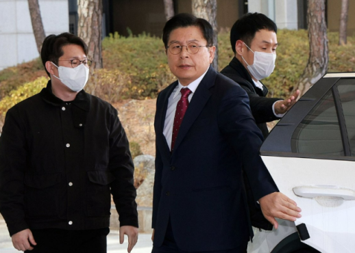 [속보] 내란특검 황교안 영장 기각, 법원 결정 존중하지만 수긍 어려워