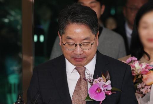 [포토] 검찰 떠나는 노만석 검찰총장 직무대행