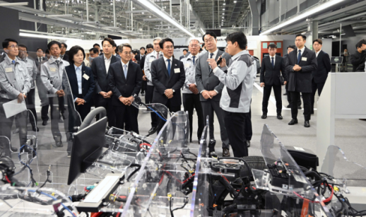 김동연의 투자유치 8개월 만의 결실…국내 최대 PBV 생산단지 본격 가동