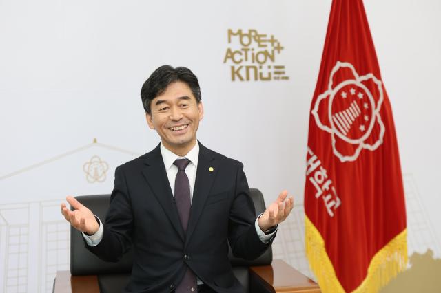 허영우 경북대 총장은 아주경제와 인터뷰하면서 취임 후 1년간 가장 중점적으로 추진한 과제는 연구중심 대전환이라며 글로벌 연구중심대학으로의 체질 개선에 집중해 왔다고 말했다사진경북대