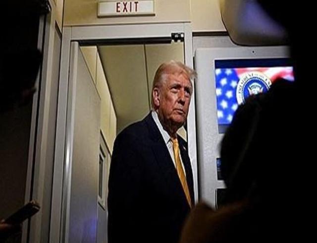 기내에서 기자들과 만난 도널드 트럼프 미국 대통령 사진로이터·연합뉴스