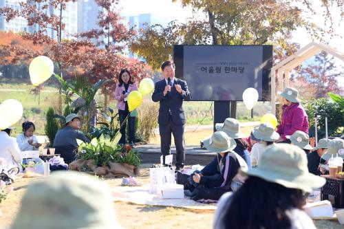 박승원 광명시장이 인사말을 하고 있다사진광명시