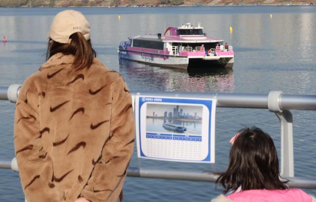 汉江水上巴士再出故障 市民失望而归