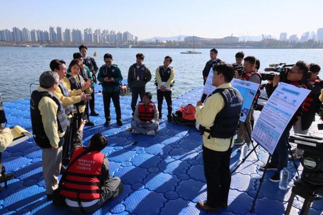 PM orders safety measures for Han River ferry service after another accident