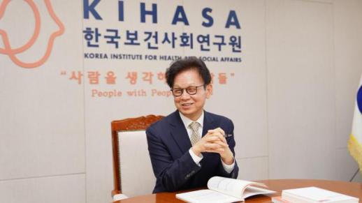 [아주초대석] 신영석 보사연 원장 의사 확충만큼 중요한 건 지역에 정주할 환경 개선