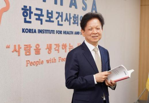 [아주초대석] 신영석 보사연 원장 건강보험, 지속가능성 기반 제도 혁신 이뤄야