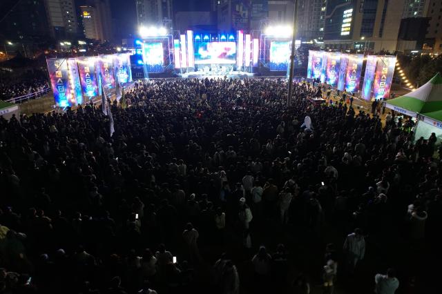 무안군은 회산백련축제·황토갯벌축제에 이어 YD페스티벌까지 연달아 흥행시키며 전남 서남권 최고의 축제 도시로 자리매김했다사진김옥현 기자