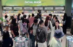 Olive Young đạt doanh thu kỷ lục 1,5 nghìn tỷ Won quý III/2025 nhờ số lượng khách quốc tế đông đảo