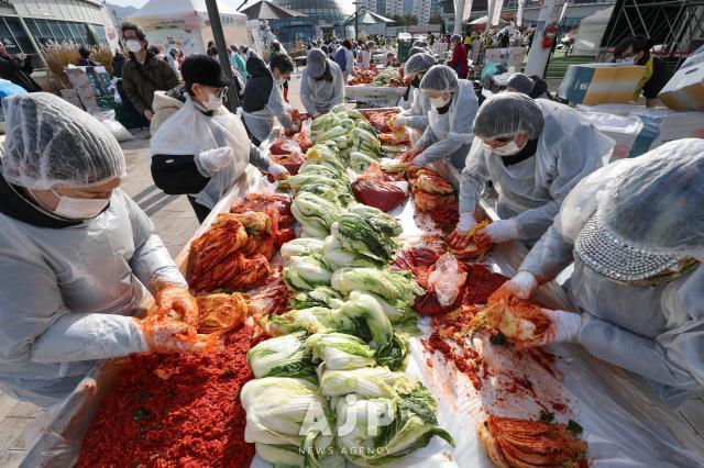 PHOTOS: Kimchi — symbol of communal love, sharing