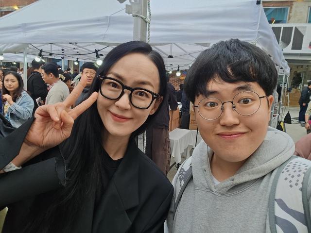 김윤아와 사진 김호이 기자