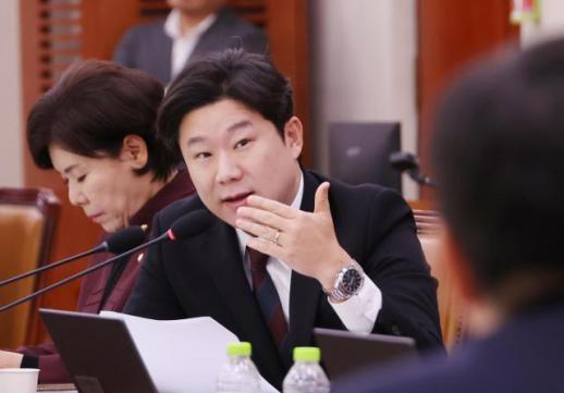 진종오 중대범죄 저지른 외국인 신속한 조치 필요…출입국관리법 개정 추진