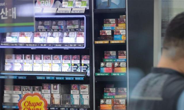 서울 시내 편의점에 담배 진열대 모습 사진연합뉴스