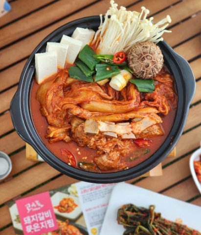 착한밀키트협동조합 돼지갈비 묵은지찜 밀키트 사진중소벤처기업부