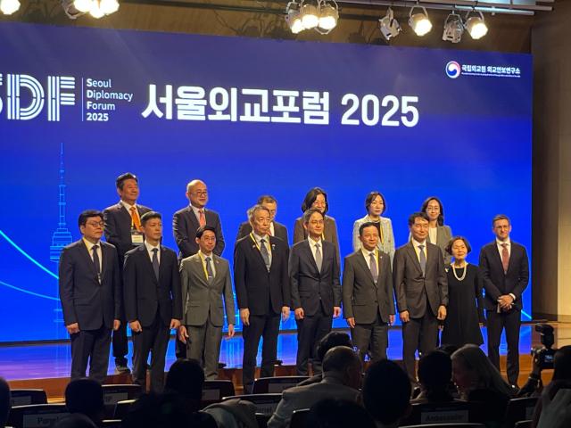 "首尔外交论坛2025"举行 多国使节聚焦韩国实用外交走向