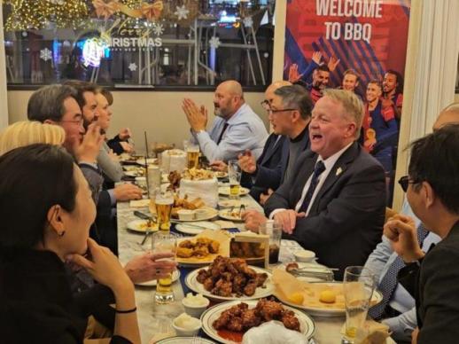 美 네바다주 투자사절단, 방한 중 BBQ 방문…판타스틱한 K-치킨