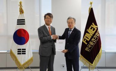 최진식 중견련 회장 고용 유연·근로 안정 정책 서둘러야