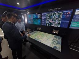 삼성전자, 두 번 접는 갤럭시Z 트라이폴드 12월 출시